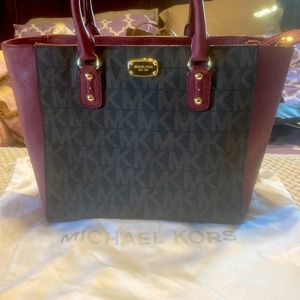 Michael Kors Monogram shoulder bag